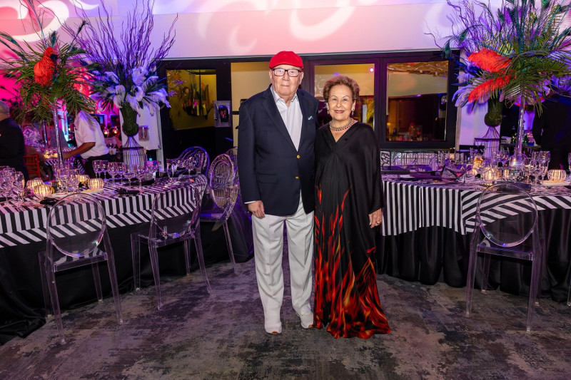 Papo Menéndez y Xiomara Dájer de Menéndez
de Menéndez