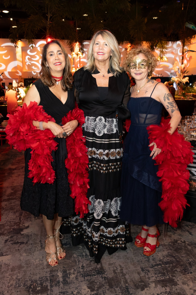 Sandra Alvarado, Alessandra Avanzini y Xiomara Menéndez Dájer.