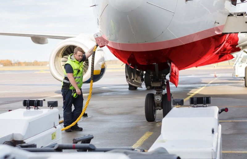 Es relevante señalar que, mientras tanto, el suministro de Jet A-1, utilizado en aviones con motores de turbina, continúa sin alteraciones y se mantiene de forma habitual en los aeropuertos mencionados.
