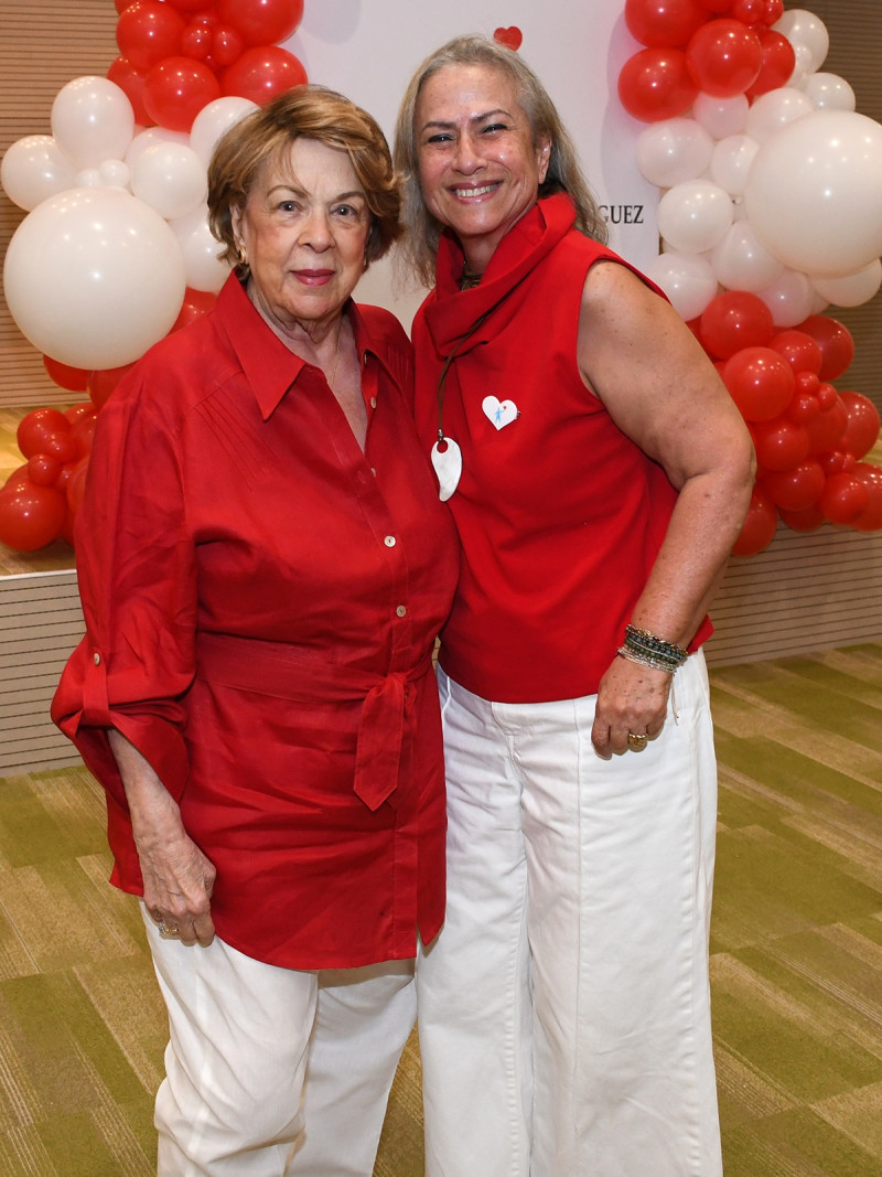 Carmen Altagracia Cambiaso de Bisonó y Milagros Concepción