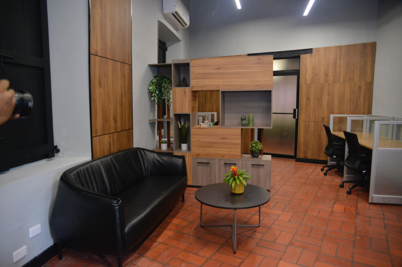 Vista del remozamiento que se le hizo a la sala principal de la ACD.