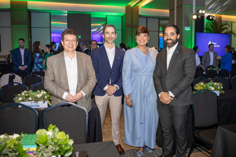 Luis Ignacio Suarez, Manuel Martínez, Rita Pérez y Héctor Marmolejos.