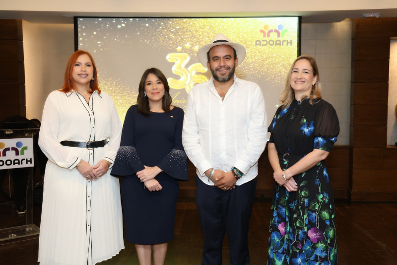 Evelyn Méndez, Jenny Gónzalez, Gaspar Contreras y Susana Díaz.
