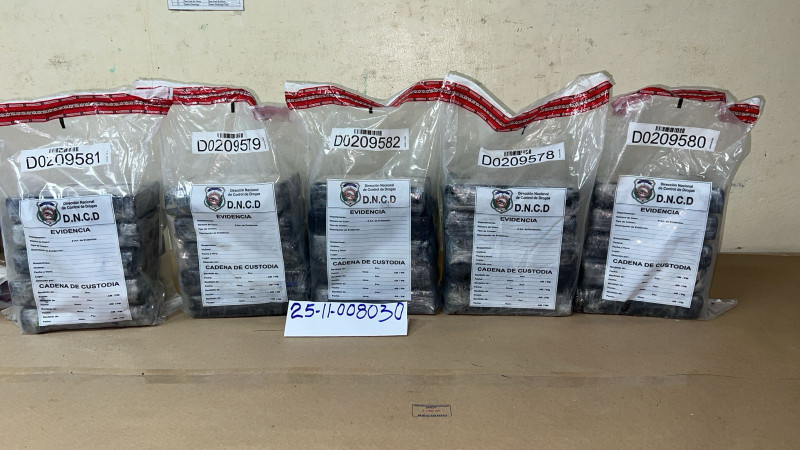 Cocaína incautada en el interior de una embarcación en la provincia La Altagracia.