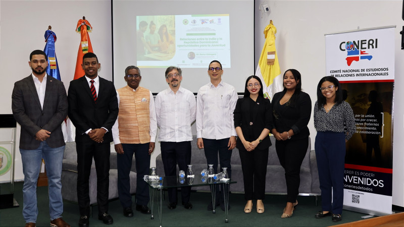 UCSD analiza oportunidades de cooperación bilateral junto a embajada de la India