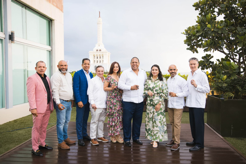 Miembros de la Asociación Dominicana de Cigarros y Tabaco (ADOCITAB)