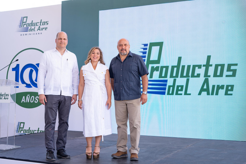 Luis González, Lorraine Ferres  y Ingeniero Fernando Castillo.