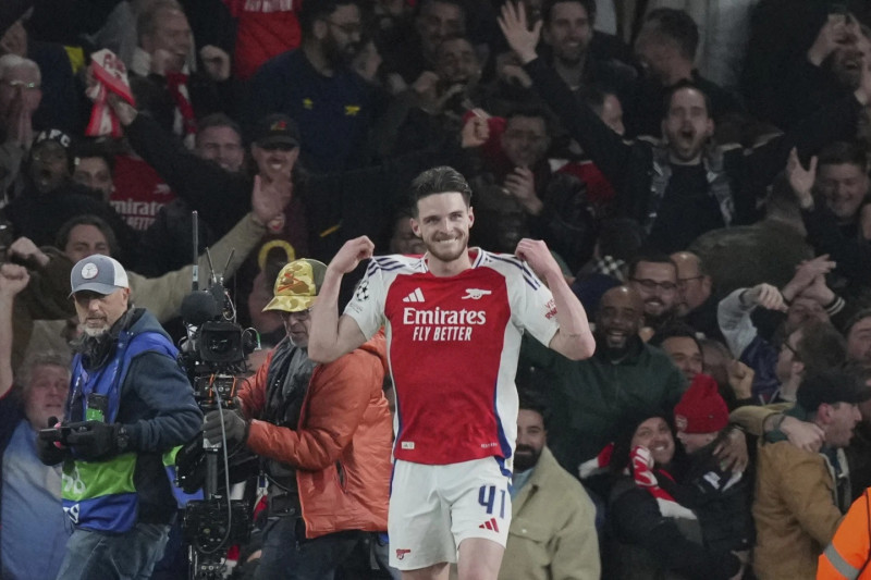 Declan Rice, del Arsenal, celebra tras anotar el segundo gol en el encuentro de ida de los cuartos de final de la Liga de Campeones ante el Real Madrid.