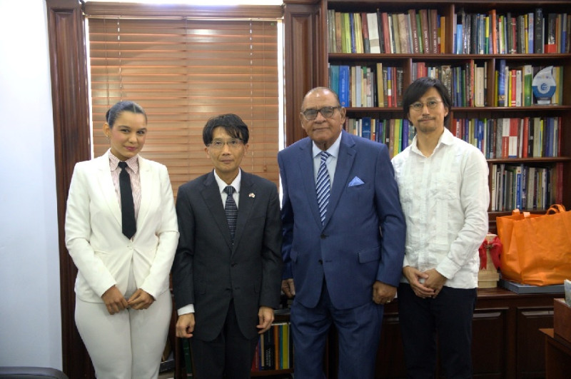 Shaddai Eves, Osamu Hayakawa, Miguel Franjul, e Ito Hikaru.