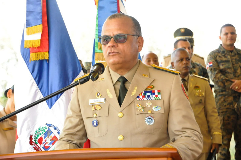 El ministro de Defensa, teniente general Carlos Antonio Onofre, respondió a la propuesta editorial de este diario.