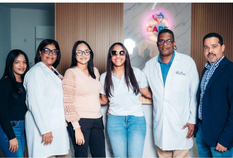 Miembros del Centro de Atención Primaria durante la inaguración.