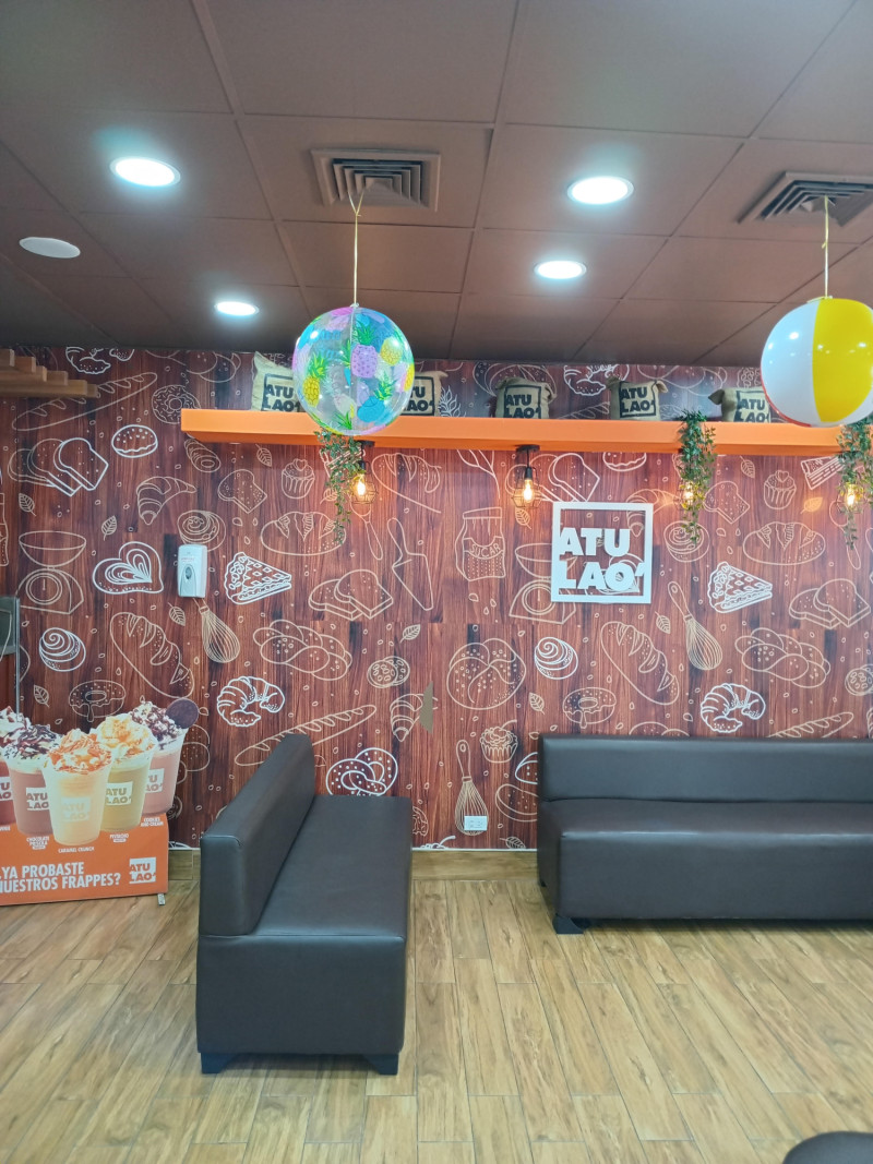 Cómodos asientos para tomar una malteada