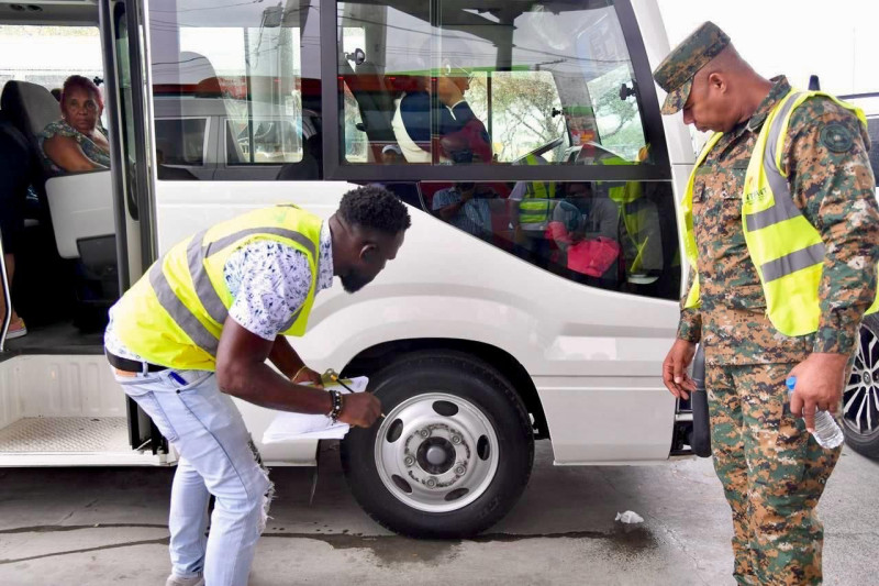 El Instituto Nacional de Tránsito y Transporte Terrestre (Intrant),informó que  impactará siete mil autobuses de transporte urbano.