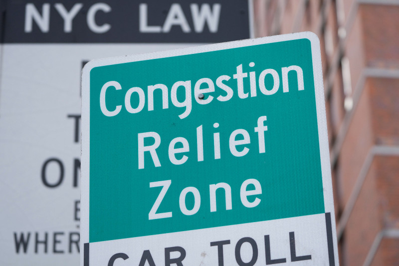 Aviso de peaje a la salida del Lincoln Tunnel en la ciudad de Nueva York el 19 de febrero del 2025.