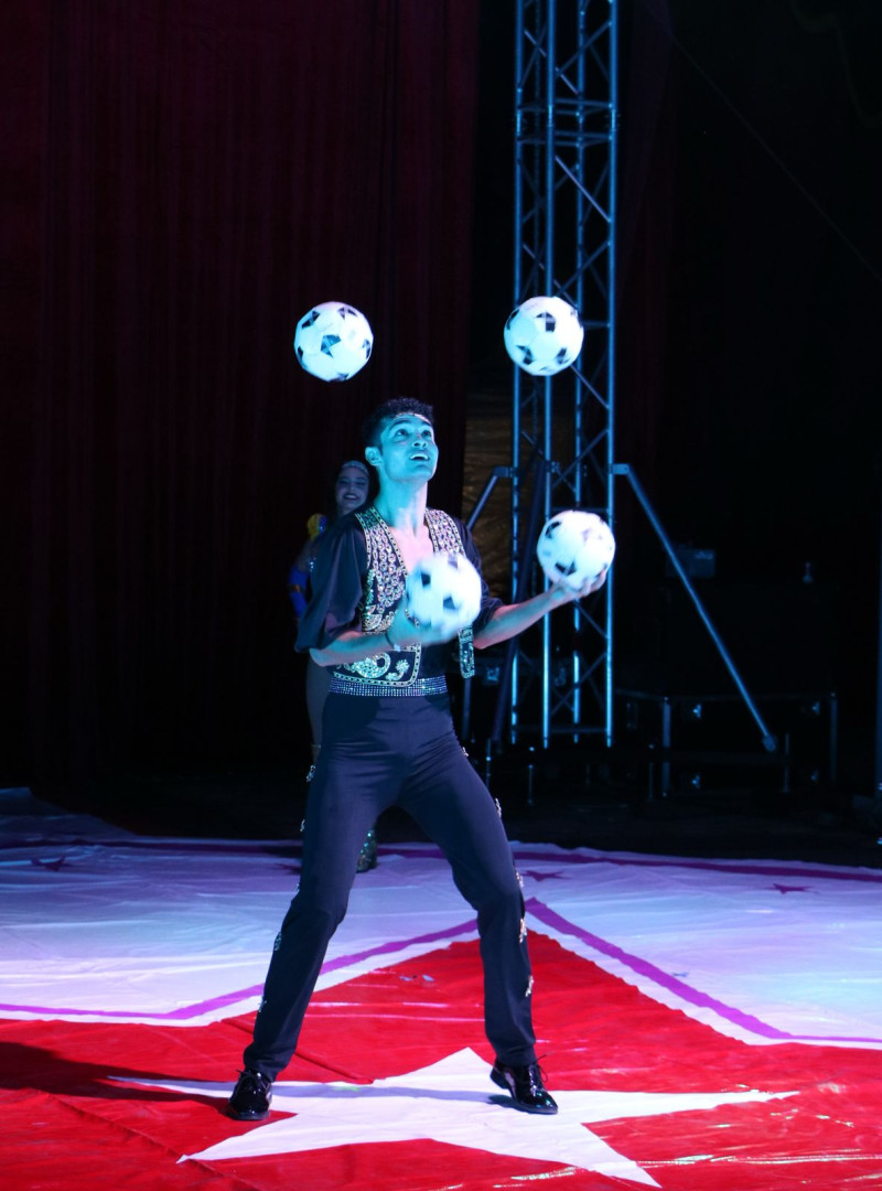 Symphony Circus integra artistas de Estados Unidos, Rusia, Ucrania, México, Argentina, Chile, Australia y Nueva Zelanda, entre otros países.