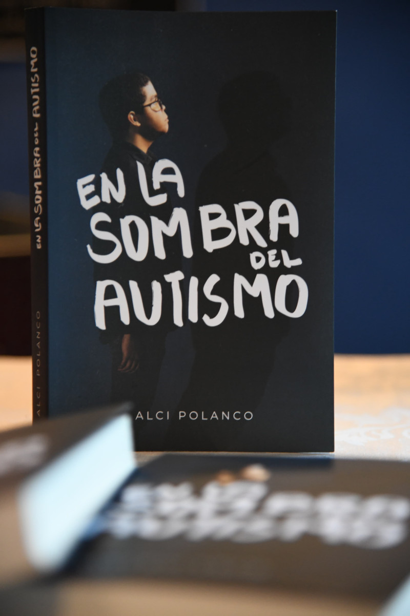 Portada del libro de la autoría de Alci Polanco.