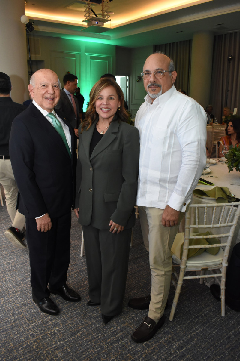 Hugo Guiliani, Montserrat Puig y Marcelino Varela.