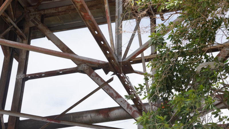 El Puente de la 17 presenta daños peligrosos para las comunidades cercanas.