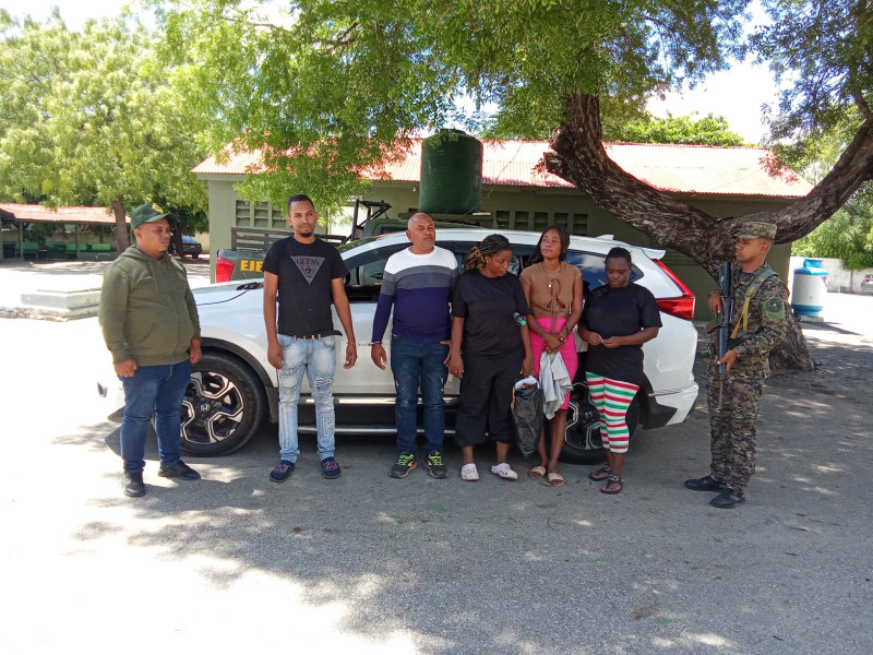 Dos hombres apresados por tráfico de indocumentados haitianos