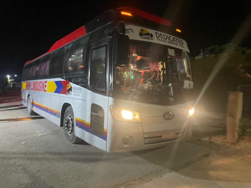 Autobús facilitado por autoridades haitianas para el regreso voluntarias de sus compatriotas