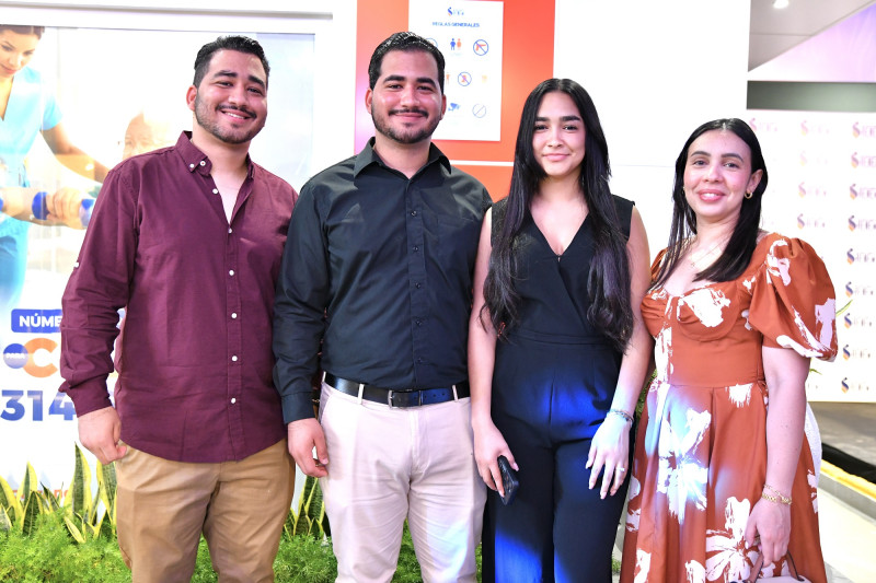 Esteban Acosta, Nathanel Acosta, Jade Acosta y Kaelyn Cordero.