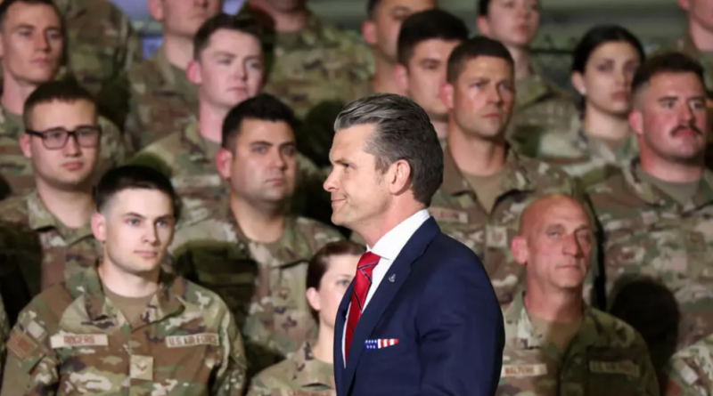 "No más trans" en el Departamento de Defensa, comentó en un post Pete Hegseth.