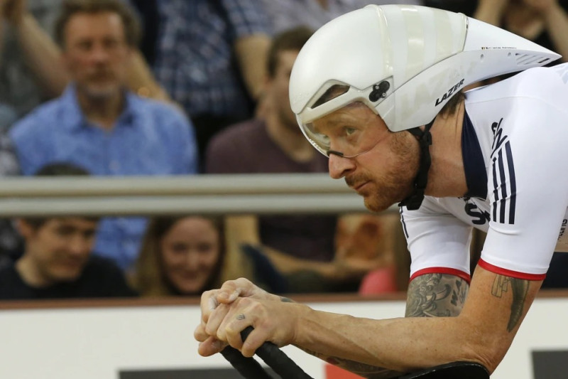 Bradley Wiggins previo al inicio de la primera ronda de la persecución masculina en el Mundial de atletismo, el 3 de marzo de 2016, en Londres.