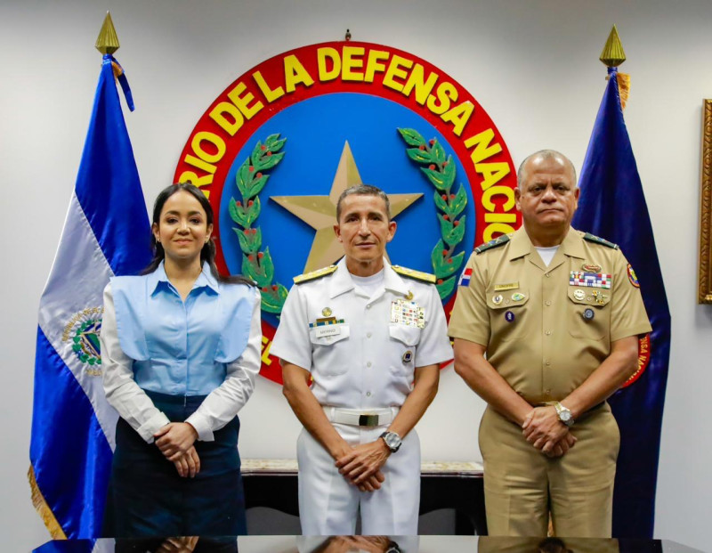 Ministro de Defensa de República Dominicana visita El Salvador para conocer su modelo de seguridad