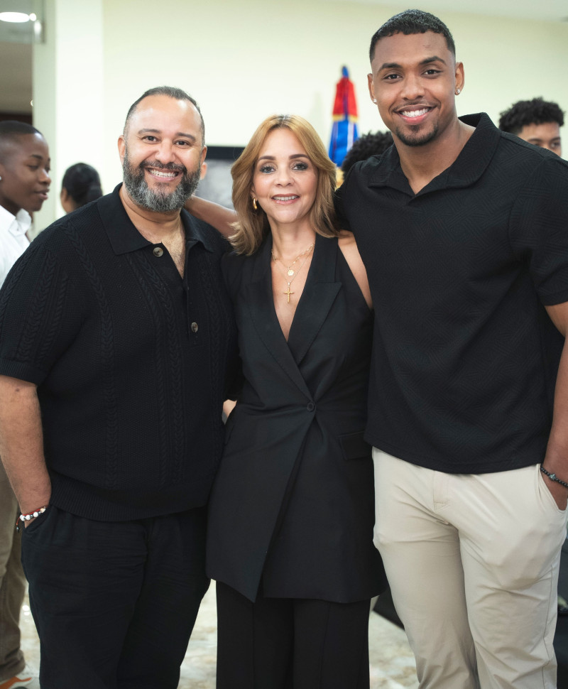 Joel Rafael Vásquez, Claudine Nova y Roger Mejía.
