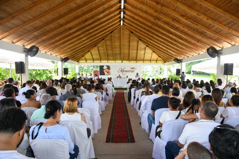 La ceremonia fue presidida por  monseñor José Grullón Estrella.