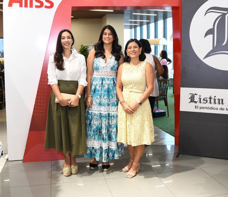 Giuly Maronese, Arianna Guerrero y Alejandra Ortiz.