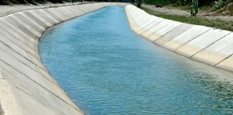 canal de riego en Santiago