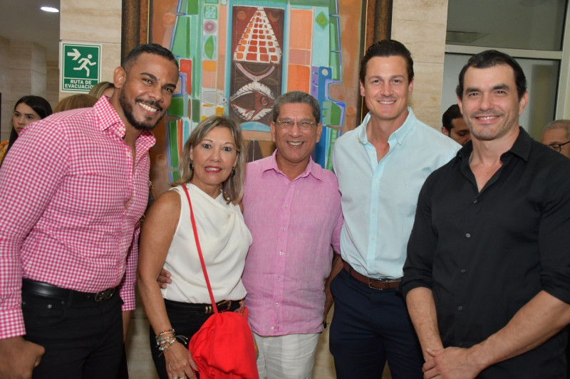 Vanssetty Feliz, Carolina Camilo, Nelson camilo, Miguel Tavares y Félix Sánchez.