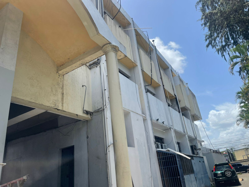 Listín Diario denunció en un reportaje el deterioro del edificio.