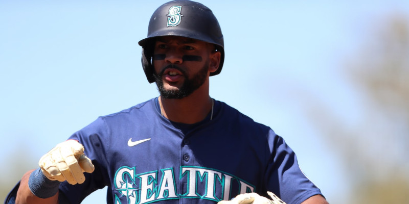 Leody Taveras no pudo batear con los marineros, siendo esta una de las razones por la que fue dejado en libertad.