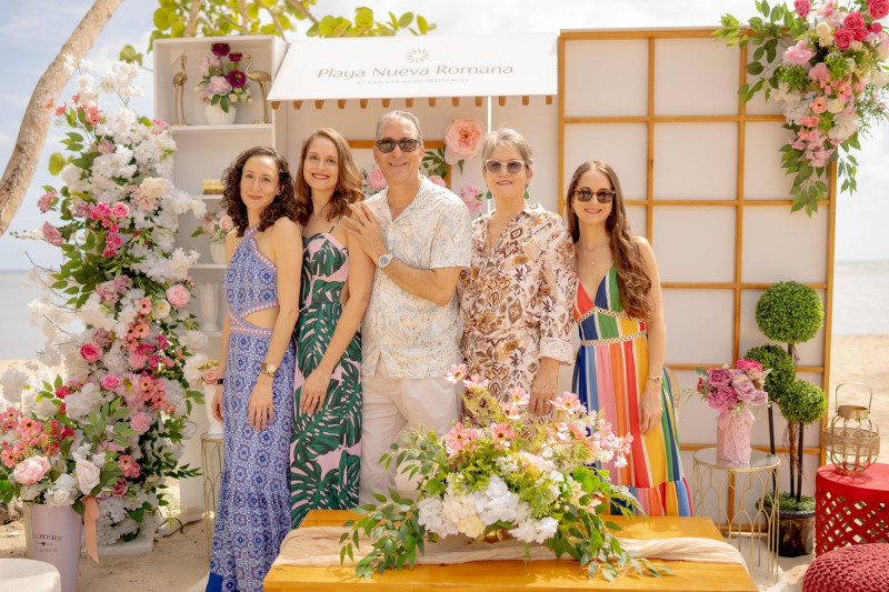 Fauzi, Violeta, Nadime, Zamira y Yameli Bachá Melo.