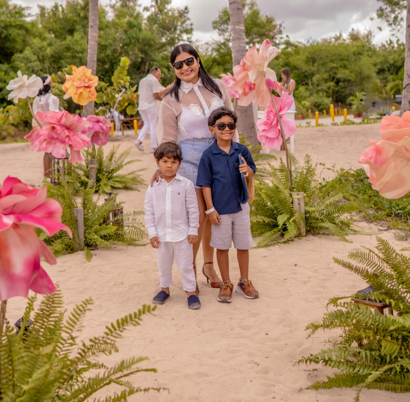 Yinette Luna, Juan Diego y Diego Luna.