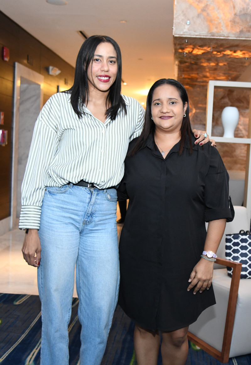 Michell Lora y Cintia Báez.