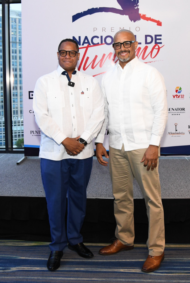 Luis
Severino
y Ángel
Hernández