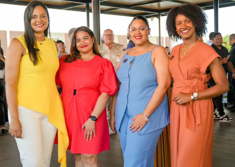 Sarah Agramonte, Karlla Castro, Rosalía Martínez y Elaine González.