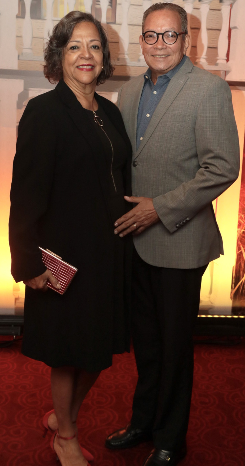 Angelita 
Mármol 
y Nelson 
Medina.