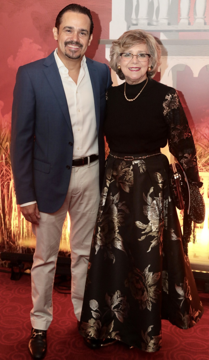 José Velez y Alexandra Borbón.
