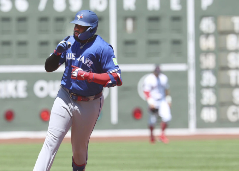 Vladimir Guerrero Jr. pegó su doceavo cuadrangular en el triunfo de Toronto 5-3 sobre Boston.
