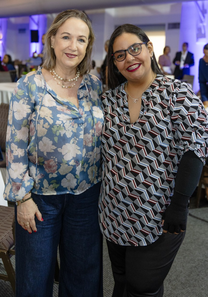 Maria Antonieta Urquiza y Lissa Virginia Pérez Gómez.