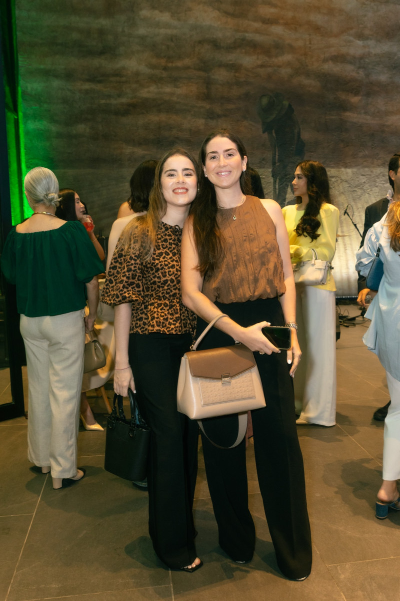 Isabella y Ana Gabriela Bonnelly