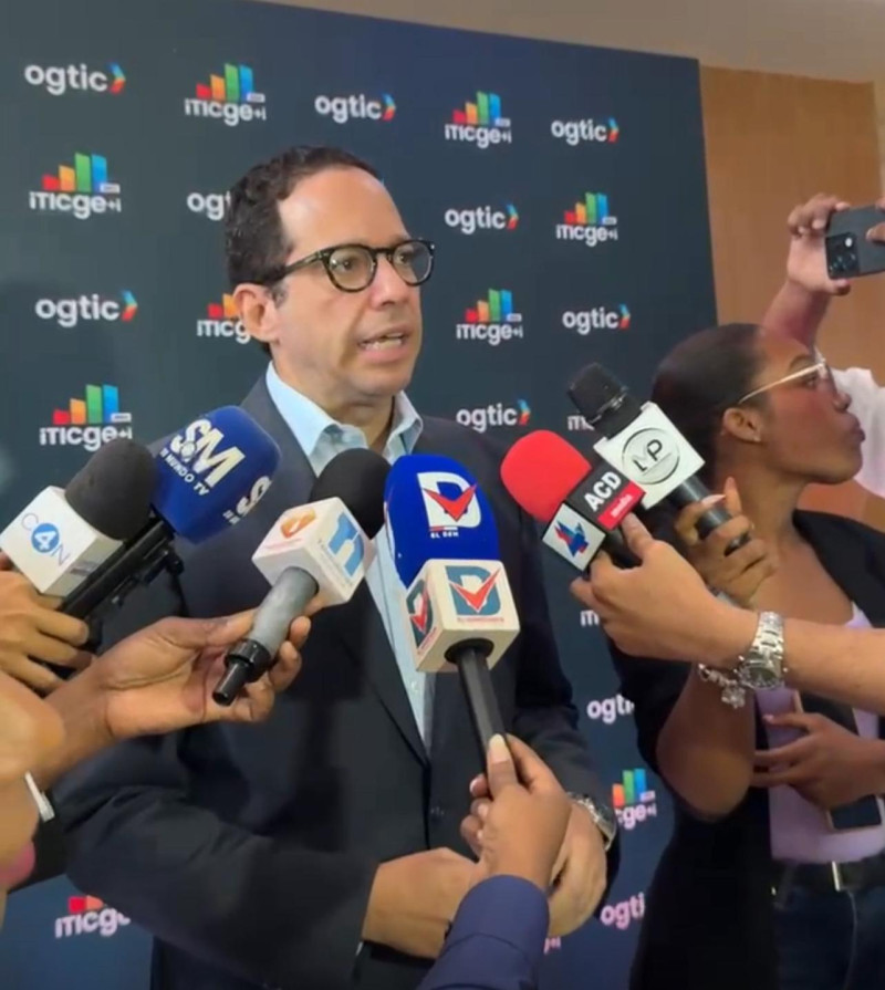 Sigmund Freund, ministro de Administración Pública.