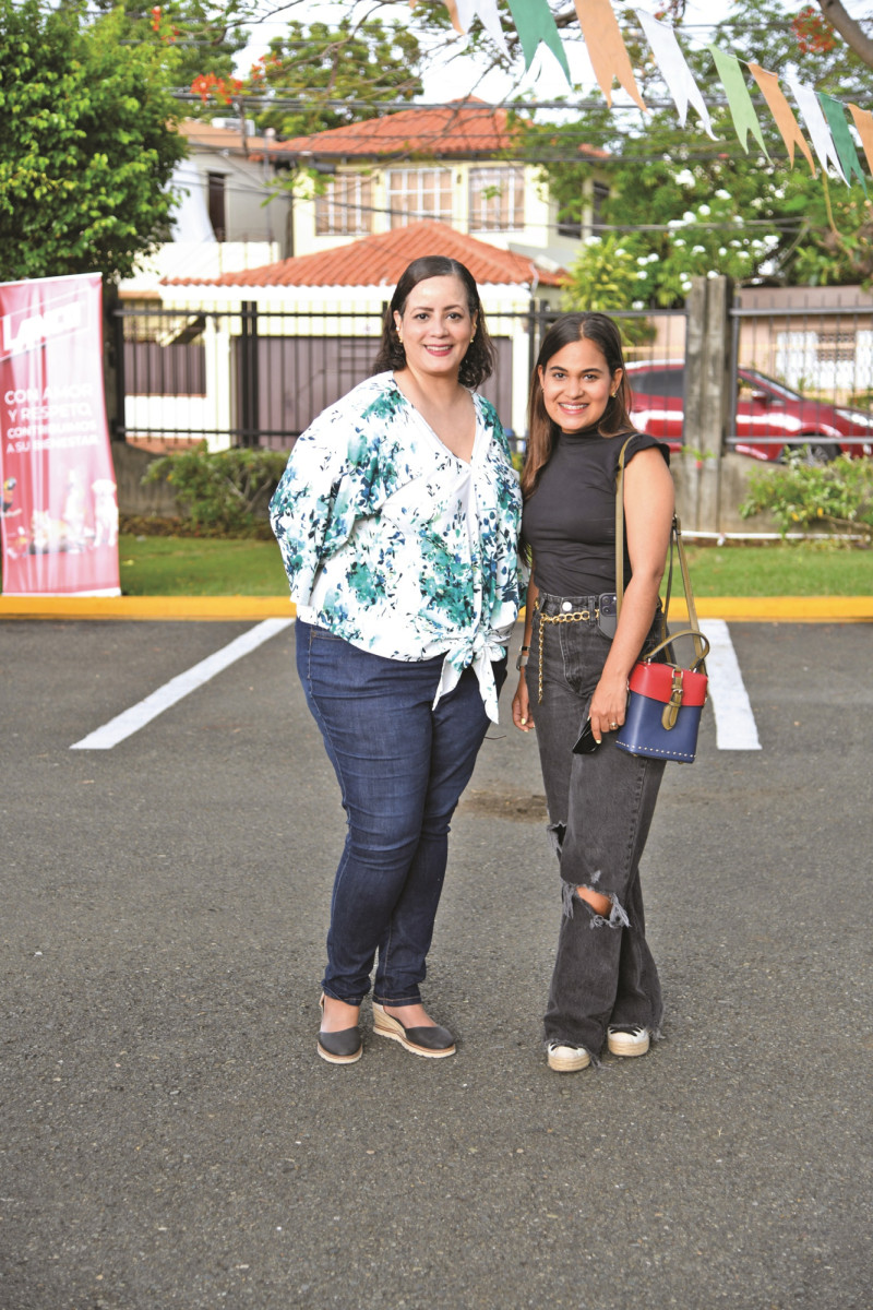 Omayra Ramírez y Karline Álvarez.