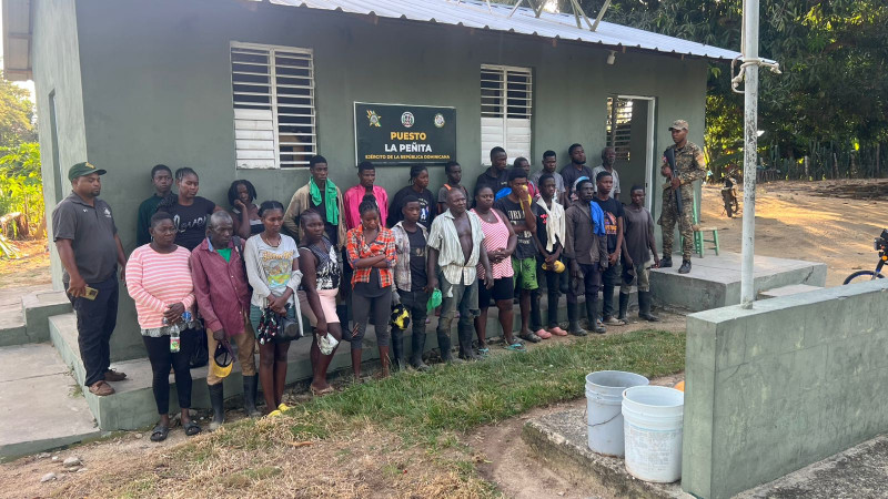 Haitianos indocumentados apresados en comunidades rurales fronterizas.