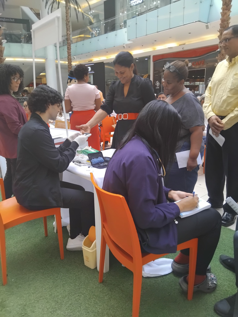 Ágora Mall realiza jornada médica "Salud cerebral para papá.