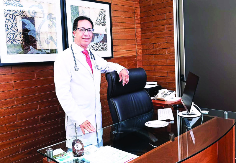 Doctor Guillermo Ángeles Fernández, especialista en enfermedades alérgicas.